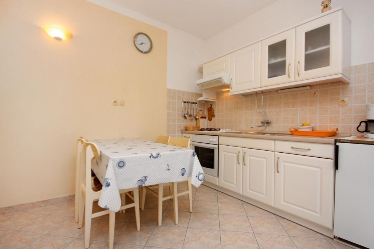 Apartment Kampor 4972B Екстер'єр фото